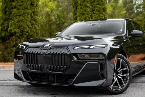 Carbon Black Metallic 2023 BMW 740 i