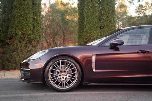 2023 Porsche Panamera Platinum Edition