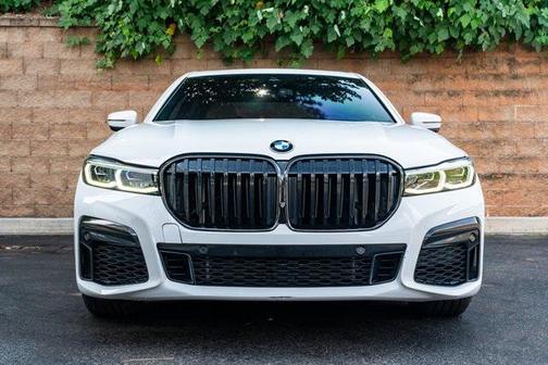 2022 BMW 740 i xDrive