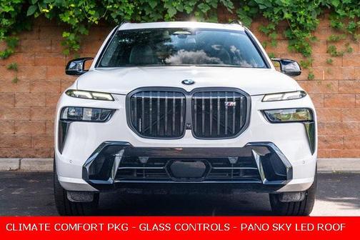 2025 BMW X7 M60i