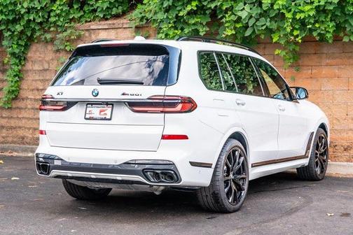2025 BMW X7 M60i