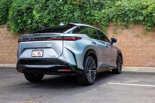 2023 Lexus RZ 450e Luxury