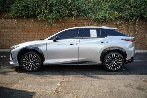 2023 Lexus RZ 450e Luxury