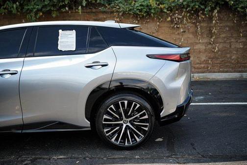 2023 Lexus RZ 450e Luxury
