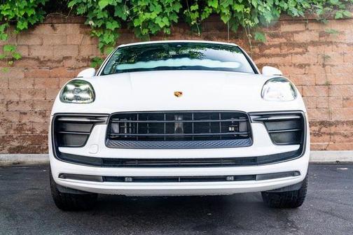 2022 Porsche Macan Base