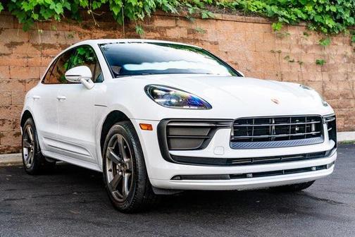 2022 Porsche Macan Base