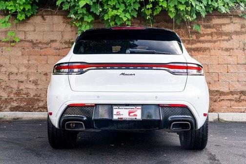 2022 Porsche Macan Base