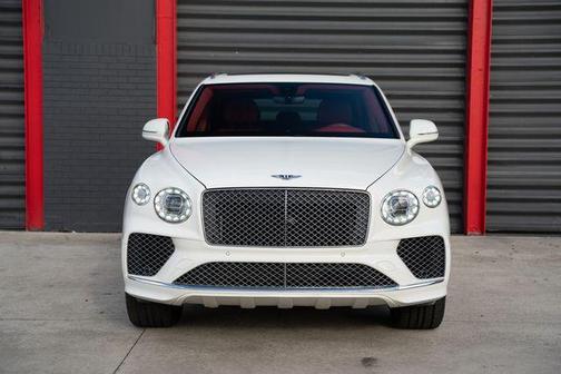 White 2022 Bentley Bentayga V8