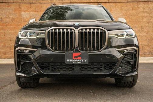 2022 BMW X7 M50i