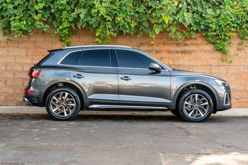 2022 Audi Q5 45 S line Premium Plus