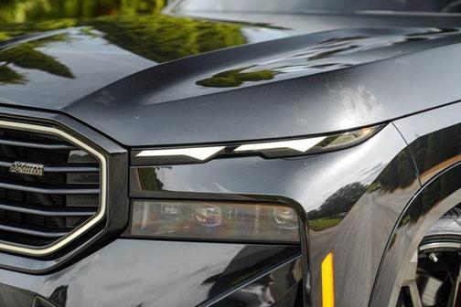 Black Sapphire Metallic 2023 BMW XM Base