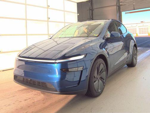 2026 Tesla Model Y Premium Rear-Wheel Drive