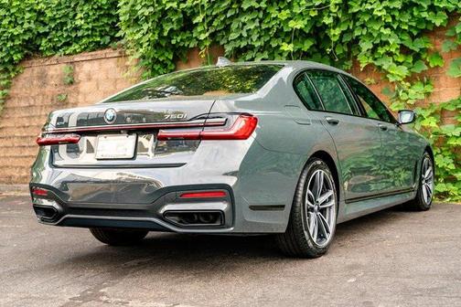 2022 BMW 750 i xDrive