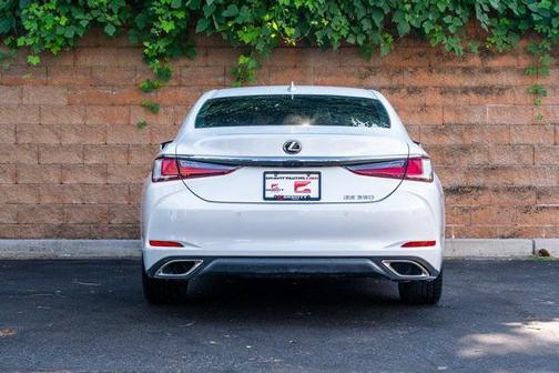 2022 Lexus ES 350 Base