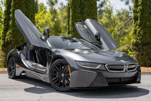 Sophisto Gray Metallic w/Frozen Gray Accent 2020 BMW i8 Base