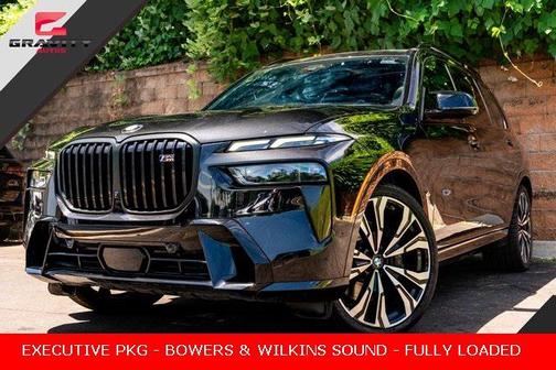 2023 BMW X7 M60i