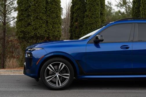 2023 BMW X7 M60i