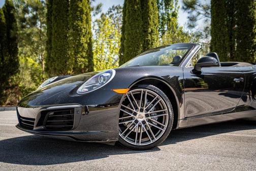 2019 Porsche 911 Carrera