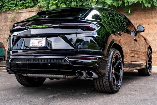 2021 Lamborghini Urus Graphite Capsule
