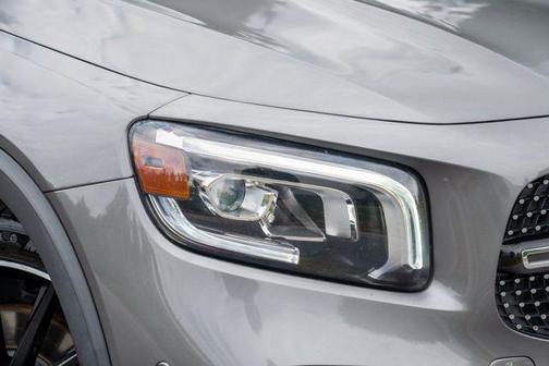 Mountain Grey Metallic 2023 Mercedes-Benz GLB 250 Base