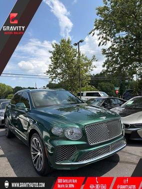 Green 2022 Bentley Bentayga V8