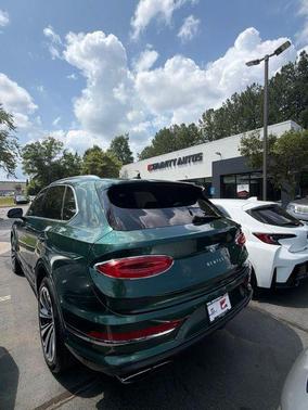 Green 2022 Bentley Bentayga V8