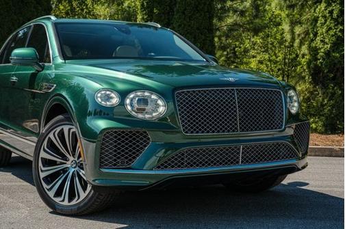 Green 2022 Bentley Bentayga V8