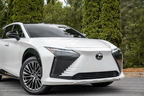 White Pearl 2023 Lexus RZ 450e Luxury