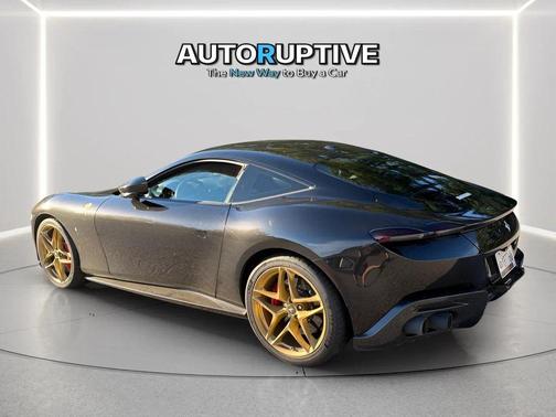 BLACK 2021 Ferrari Roma BASE