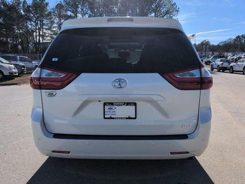 2017 Toyota Sienna XLE Premium