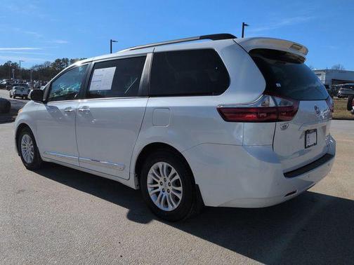 2017 Toyota Sienna XLE Premium