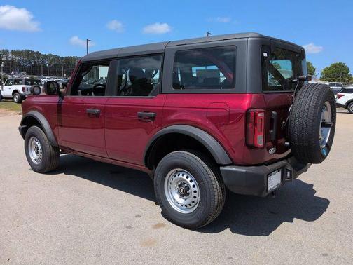 RUBY RED MET TNTD CLEARCOAT 2026 Ford Bronco Base