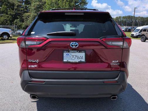2024 Toyota RAV4 Hybrid XLE