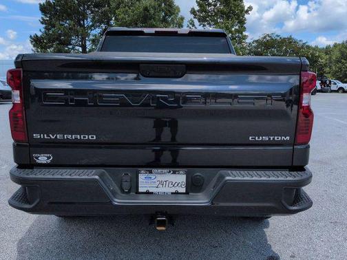 2022 Chevrolet Silverado 1500 Custom