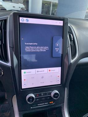 2022 Ford Edge SE