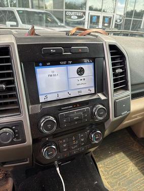 OXFORD WHITE 2017 Ford F-150 Lariat