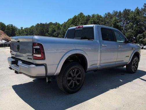 Billet Silver Metallic Clearcoat 2022 RAM 2500 Laramie Crew Cab 4x4 6'4' Box