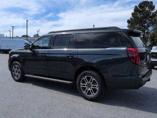2025 Ford Expedition Max Active 4x2