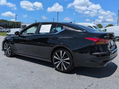 2021 Nissan Altima SR FWD