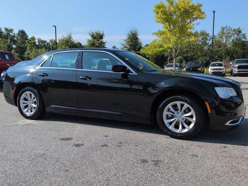 2022 Chrysler 300 Touring