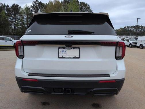 Star White Metallic Tri-Coat 2026 Ford Explorer ST-Line