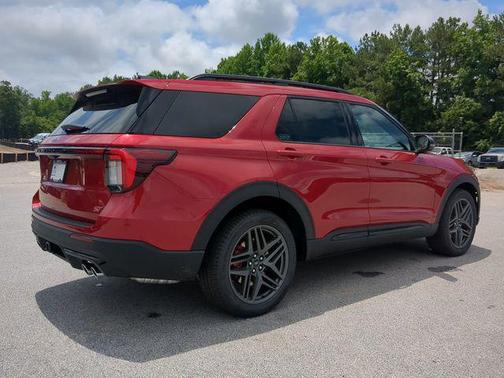 2025 Ford Explorer ST