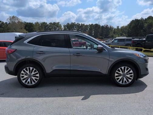 2022 Ford Escape Titanium