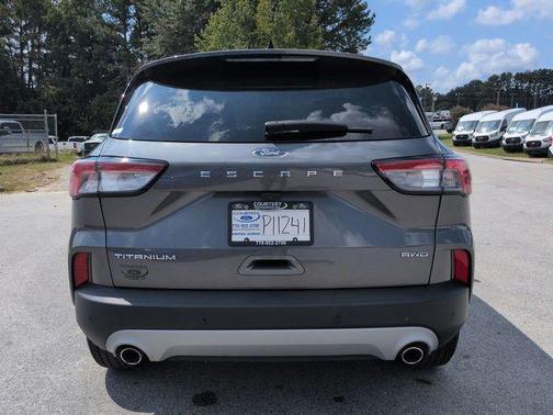 2022 Ford Escape Titanium