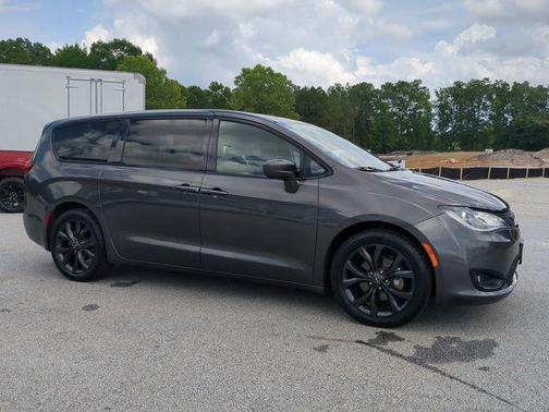 2020 Chrysler Pacifica Touring