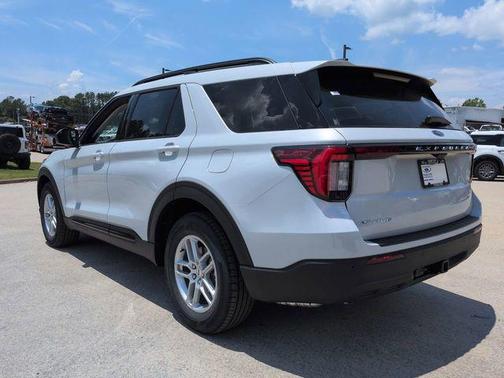 SPACE WHITE METALLIC 2026 Ford Explorer Active