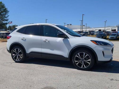 2022 Ford Escape SE