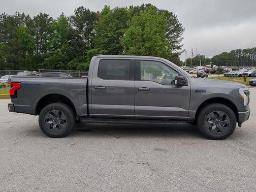 2025 Ford F-150 Lightning Flash