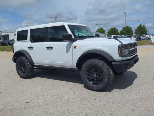 OXFORD WHITE 2026 Ford Bronco Badlands