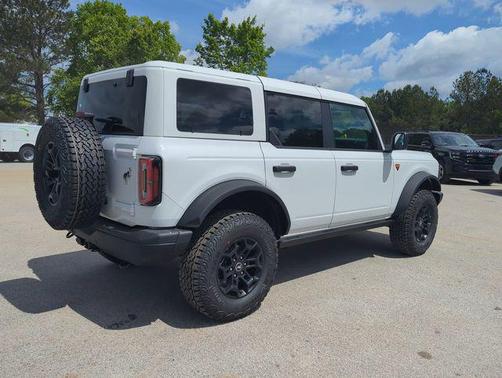 OXFORD WHITE 2026 Ford Bronco Badlands